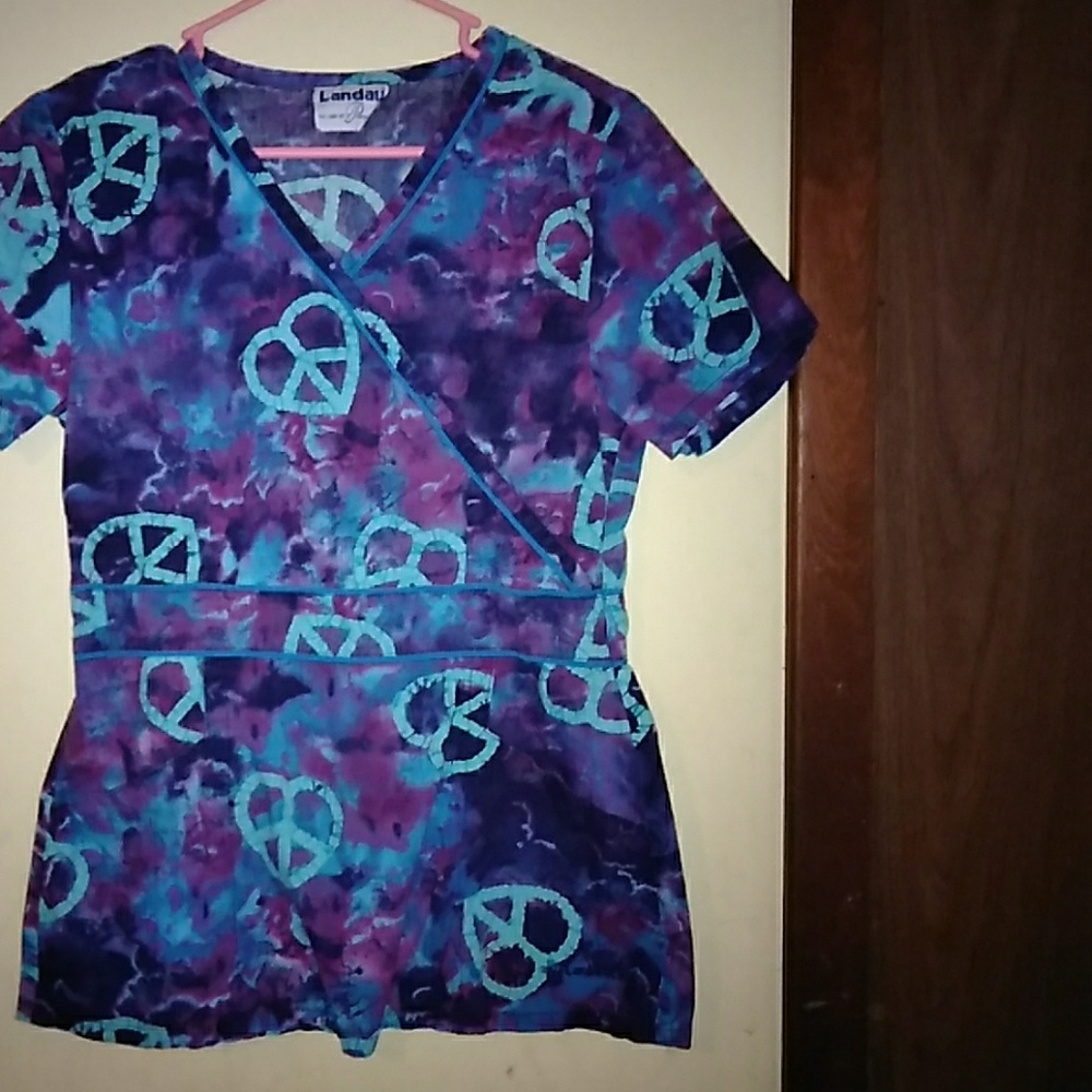 Scrub top